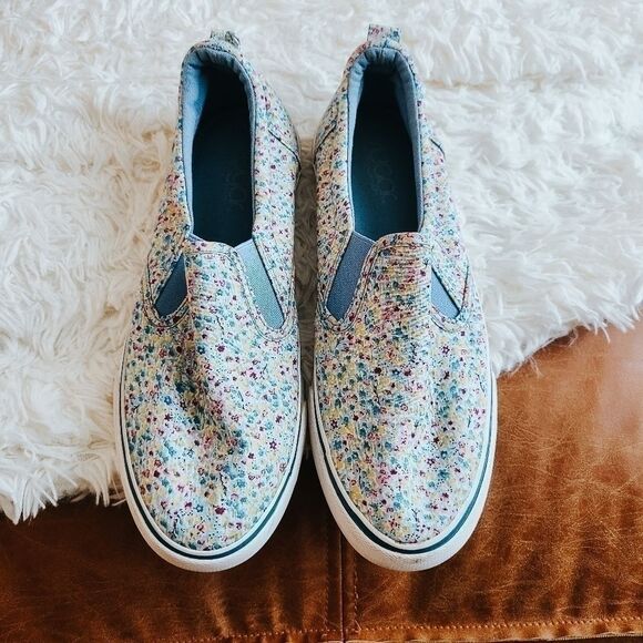 Sugar Shoes - 3/$20 𝅺SUGAR Low Top Floral Sneakers Size 9.5